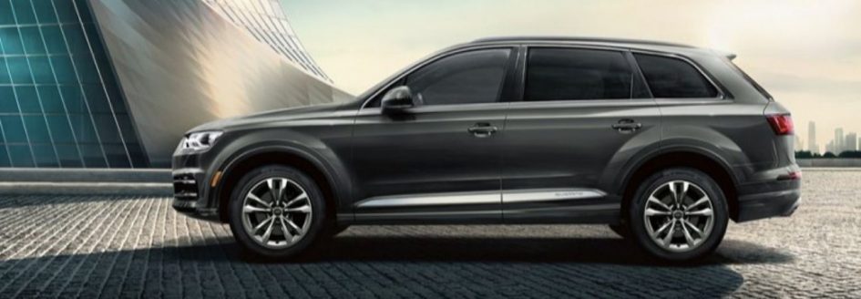 2019 audi q7 parked outside